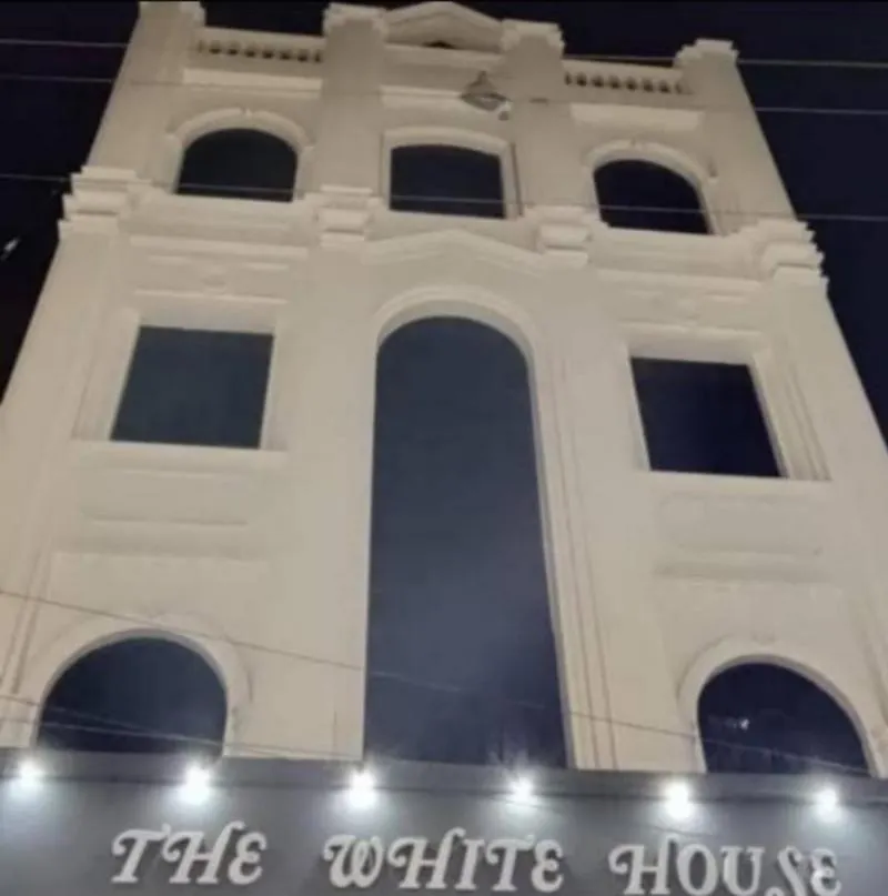 Отель The White House Варанаси 0*,  Индия