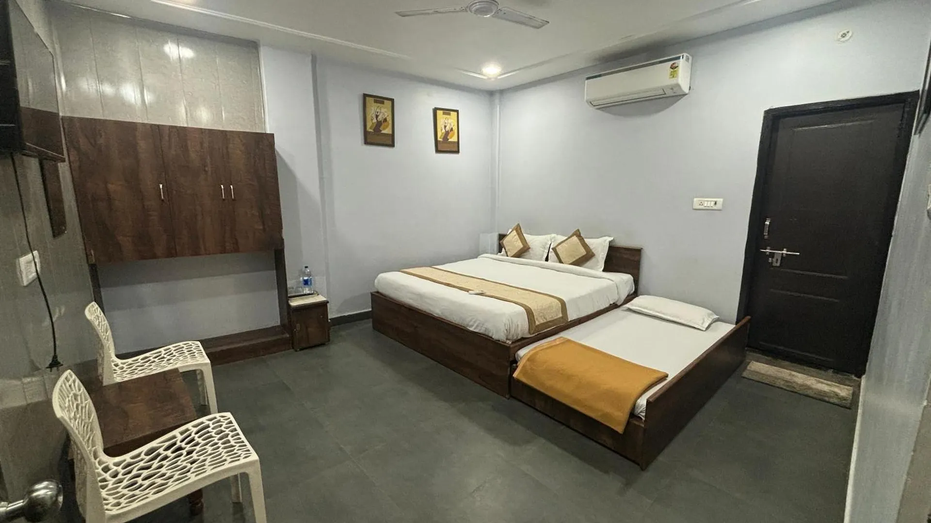 The White House Hotel Varanasi